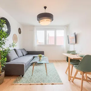 Appartement Lille, Fully-equipped With Parking Space, Rijsel